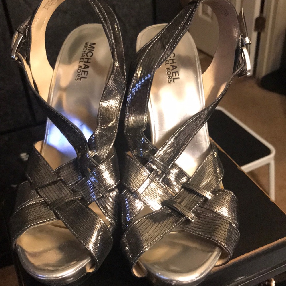 Heels - Picture 2 of 5